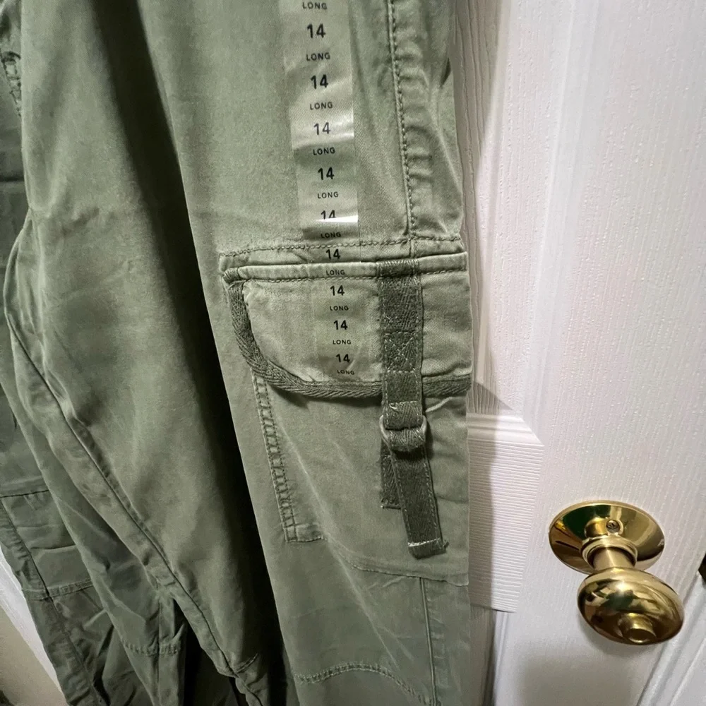 American Eagle Outfitters Sage Cargo Pants - Picture 2 of 8